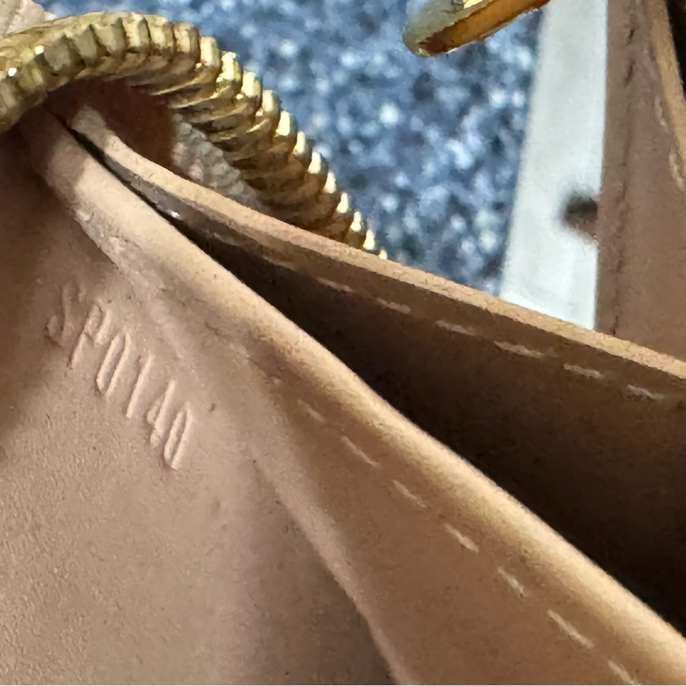 LOUIS VUITTON Zippy Wallet Vernis Noisette - Picture 3 of 12